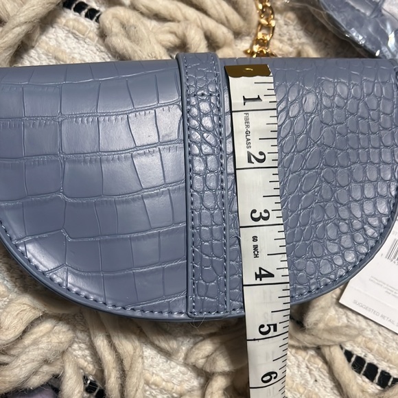 💋 Halston 💙🩶 Blue Grey Leather Textured Crossbody ✨ - Picture 8 of 8